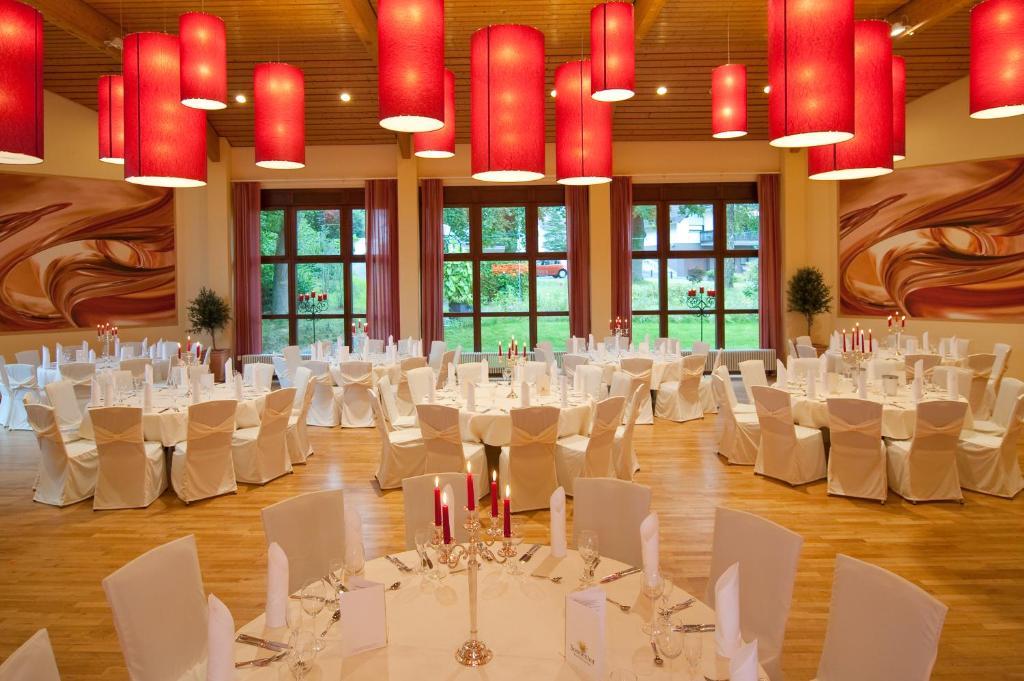 Hotel Restaurant Sonnenhof Weyerbusch Bagian luar foto
